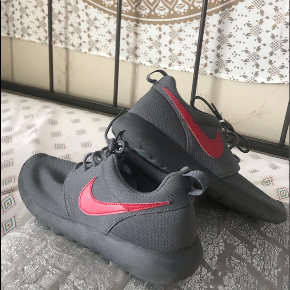 gray nike roshes